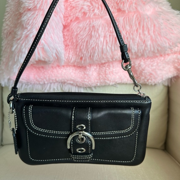 Authentic Coach Leather Wristlet - Picture 16 of 16